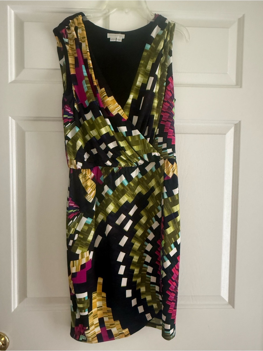 London Times Sleeveless Geometric Print Dress in Black, Olive & Pink Size 8